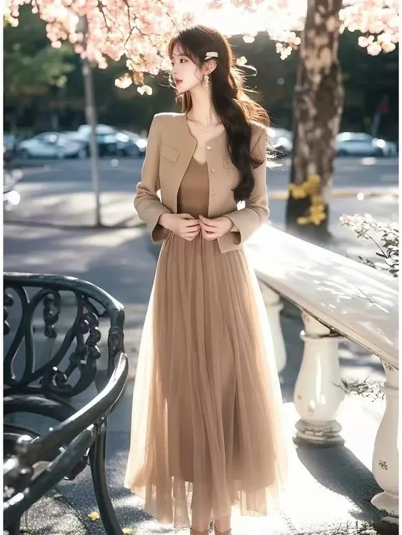 SS876春轻奢高级感超好看独特漂亮西装外套卡其色连衣裙套装女