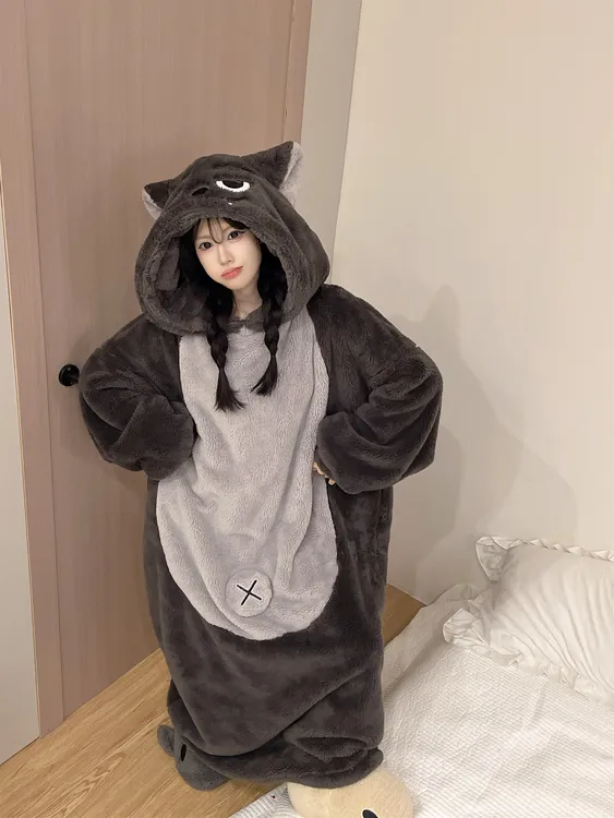 珊瑚绒睡袍女士冬季新款加厚加绒卡通搞怪大灰狼连帽家居服可外穿