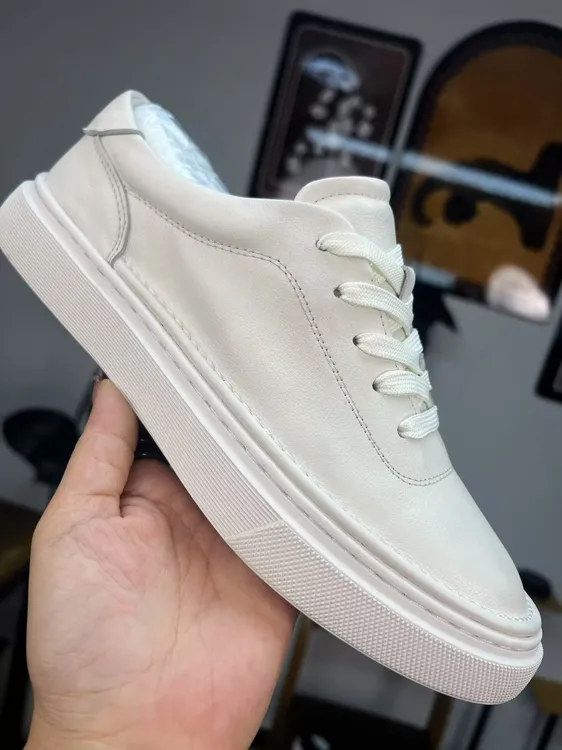 头层牛皮新款圆头透气皮鞋板鞋男款时尚小白鞋休闲板鞋四季款9202