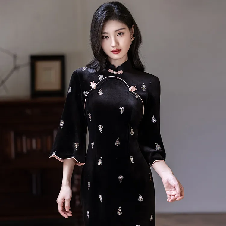 绝美新中式旗袍2025新款秋季日常可穿上海丝绒国风妈妈改良连衣裙