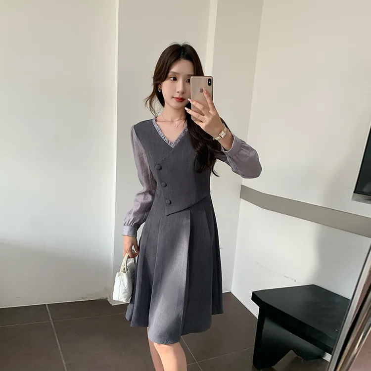 奢姿2025年秋季新款大码女装V领荷叶裙子胖妹妹温柔假两件连衣裙