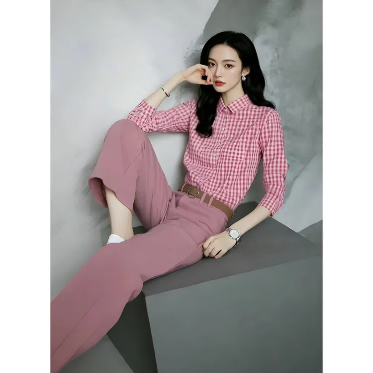 2025早春新款爆款轻奢减龄洋气高级感粉色格纹叠穿长袖衬衫女套装