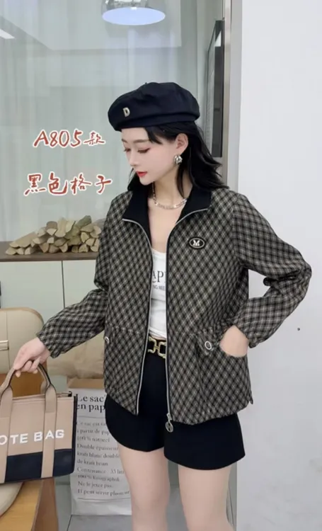 中老年妈妈春秋休闲显瘦减龄格子衬衣领短款外套