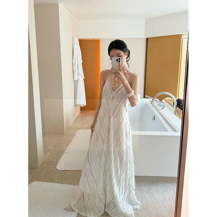 2025春季新款修身显瘦简约百搭气质时尚宽松衬衫上衣高级感连衣裙