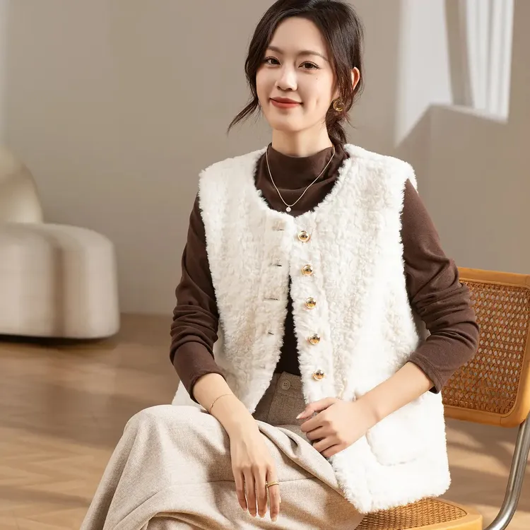 2025毛绒马甲女加绒加厚小香风铜扣外穿保暖坎肩洋气百搭马夹4133