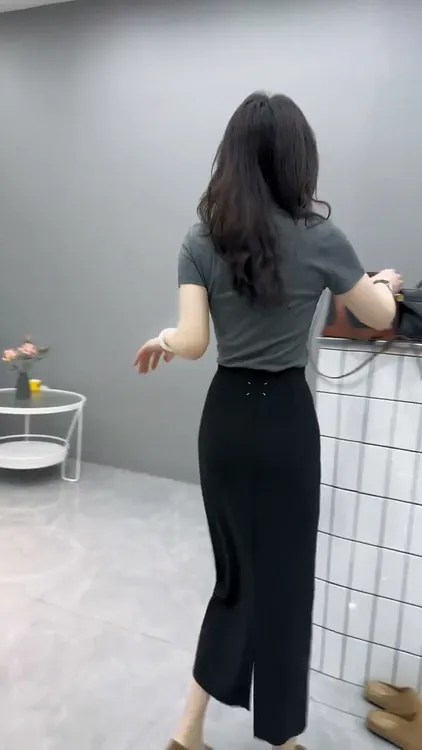 黑色西装半身裙女春夏新款高腰显瘦时尚百搭日常通勤开叉直筒裙子