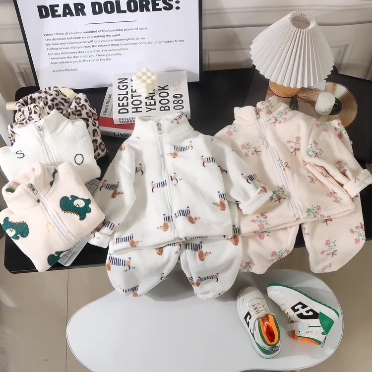 秋上新儿童双面绒家居服套装泡芙绒校服秋冬季舒适保暖两件套睡衣