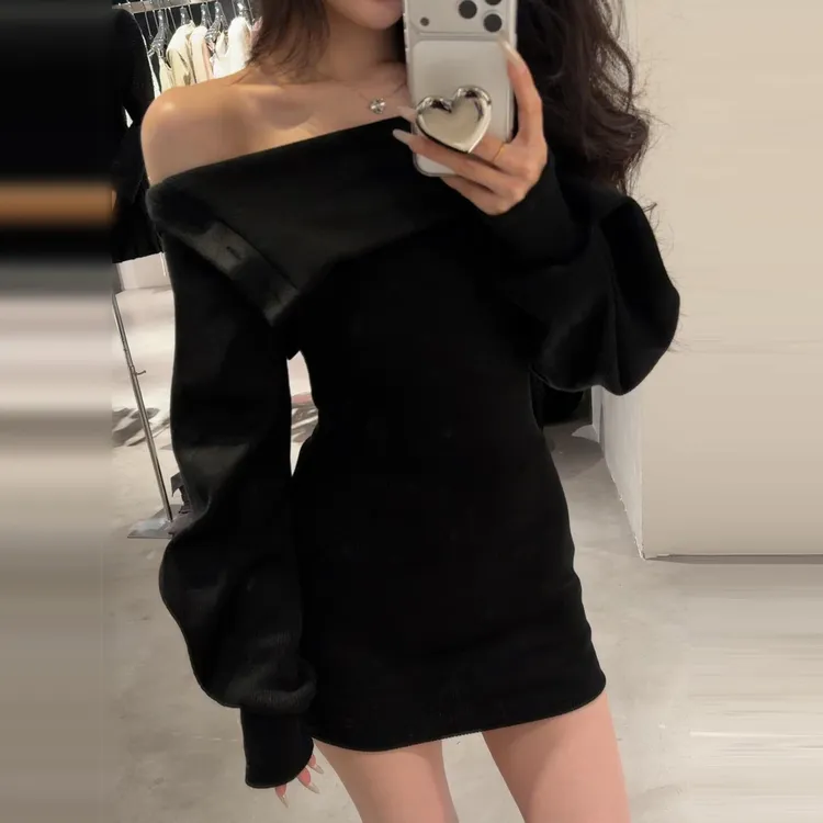 黑色翻领斜肩针织连衣裙女秋冬小个子修身显瘦气质纯欲辣妹包臀裙