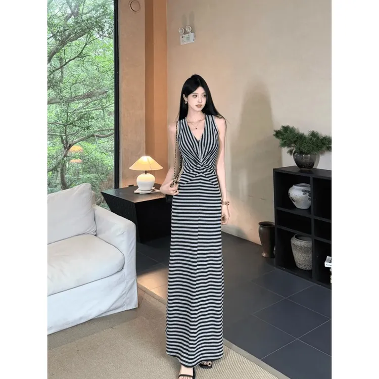 TITI 胸前褶皱无袖V领长裙新款显瘦收腰直筒长裙女
