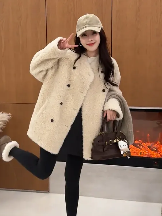 韩系高级感加厚羊羔毛外套女秋冬气质宽松双排扣皮毛一体纯色大衣