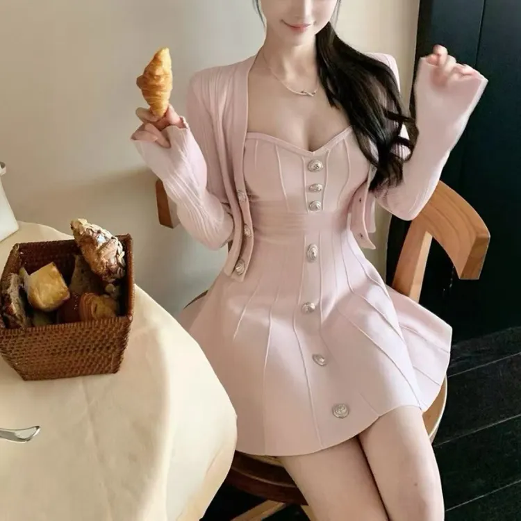 名媛小香风长袖针织开衫搭配抹胸银扣修身伞裙显瘦连衣裙套装