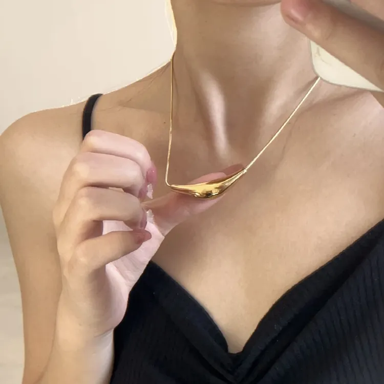 钛钢项链 新款小众设计款荆棘锁骨女个性嘻哈潮酷辣妹饰品不掉色