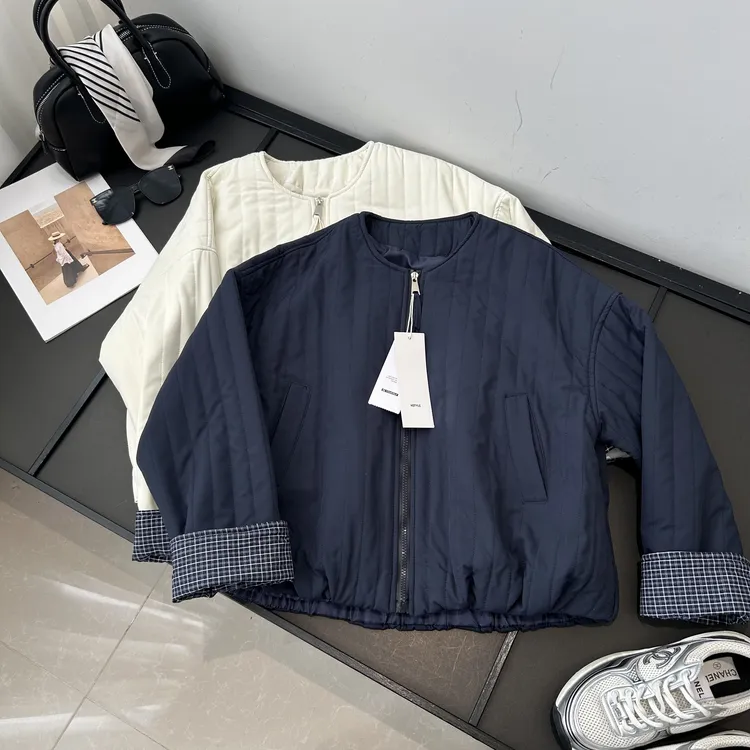 小众极简风~轻薄保暖！圆领坑条夹棉绗缝袖部拼接短款棉服