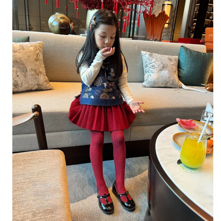 小思家2025冬季新款新中式国风马甲红色百褶裙女童新年拜年服套装