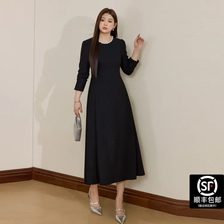 蓝语大码女装气质赫本风黑色显瘦秋新款M收腰长袖a字裙秋冬服装