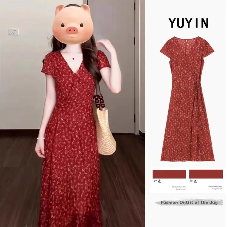 红色V领碎花连衣裙女夏季新款法式时尚复古气质收腰显瘦中长裙潮