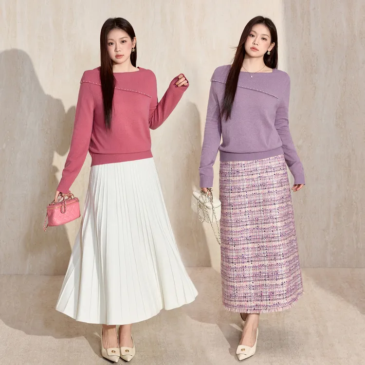 蓝语大码女装软糯绒感保暖一字领钉珠毛衣冬季新款显瘦内搭打底衫