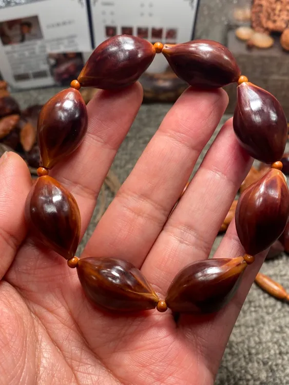 福利苏工核雕纯手工打磨，天然紫核制作，紫气东来，祥瑞手串