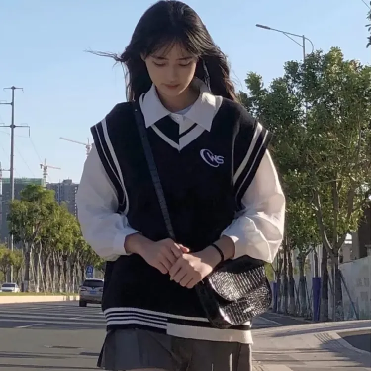秋季学院风两件/套装甜系百搭通勤针织衫马甲背心毛衣女+白色衬衫