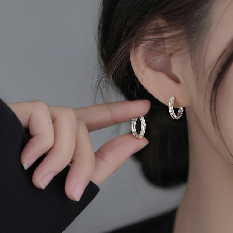 足银耳饰 999纯银麻花耳环小众轻奢素圈气质个性ins耳圈女设计感