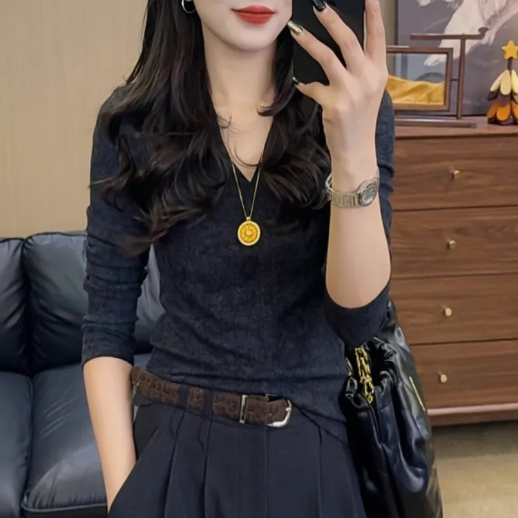 高级感修身V领打底衫女秋冬2025黑色显瘦上衣长袖T恤百搭纯色内搭