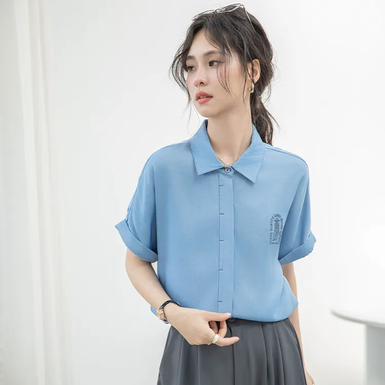 港风天丝牛仔刺绣衬衫女短袖宽松独特百搭显瘦浅蓝色衬衫女款