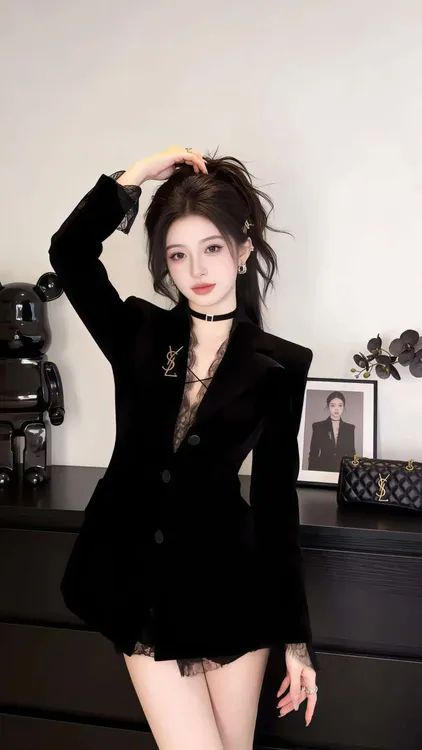 西装外套女高级感轻奢天鹅绒丝绒蕾丝拼接西装女秋冬正装黑色通勤