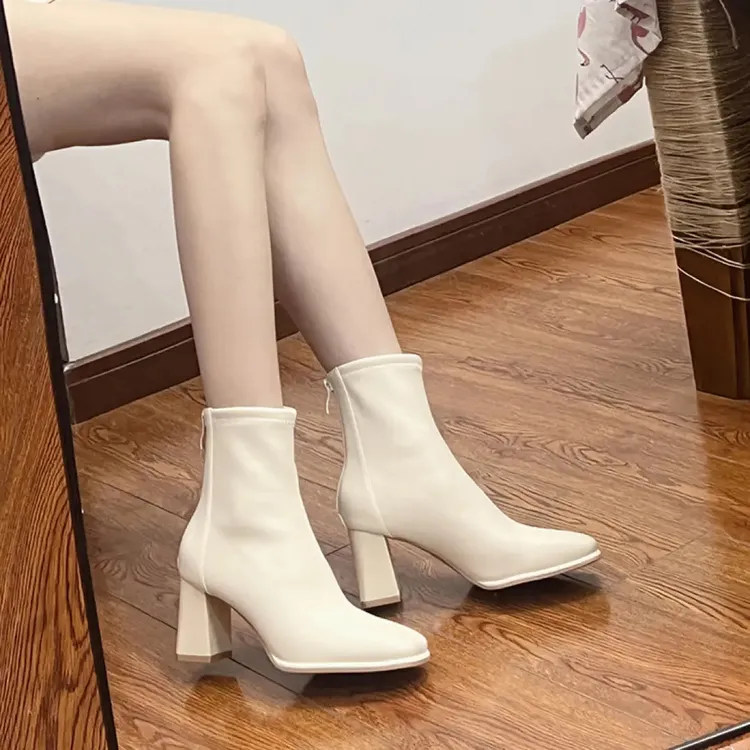 白色高跟短靴女2025年秋冬新款法式粗跟方头高跟鞋显瘦弹力瘦瘦靴