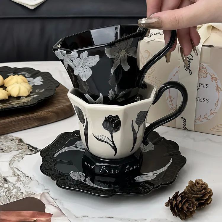 法式高端咖啡杯碟套装设计感小众情侣杯复古陶瓷马克杯伴手礼盒装