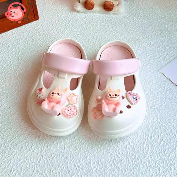 2025夏季新款女童凉鞋公主卡通厚底凉拖鞋防滑软底网红玩偶洞洞鞋