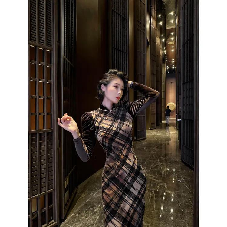 XULU原创秋冬复古格连衣裙纹丝绒拼接长袖修身气质名媛国风旗袍