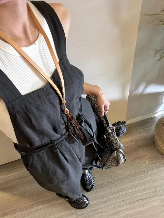 韩系黑色工装背带裤女2025春夏新款复古百搭白色针织背心两件套