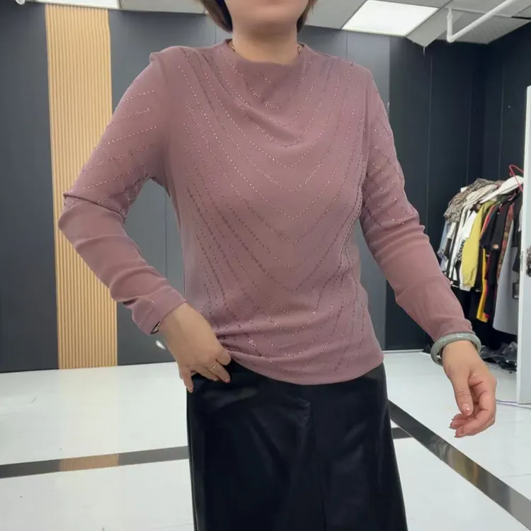 3158梵#大码时尚领简约气质妈妈装纯色烫钻洋气长袖百搭打底衫