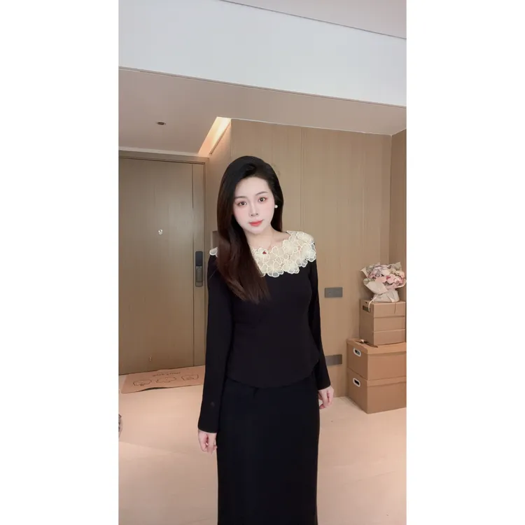 韩版轻奢蕾丝拼接针织打底衫薄绒秋冬套头上衣、