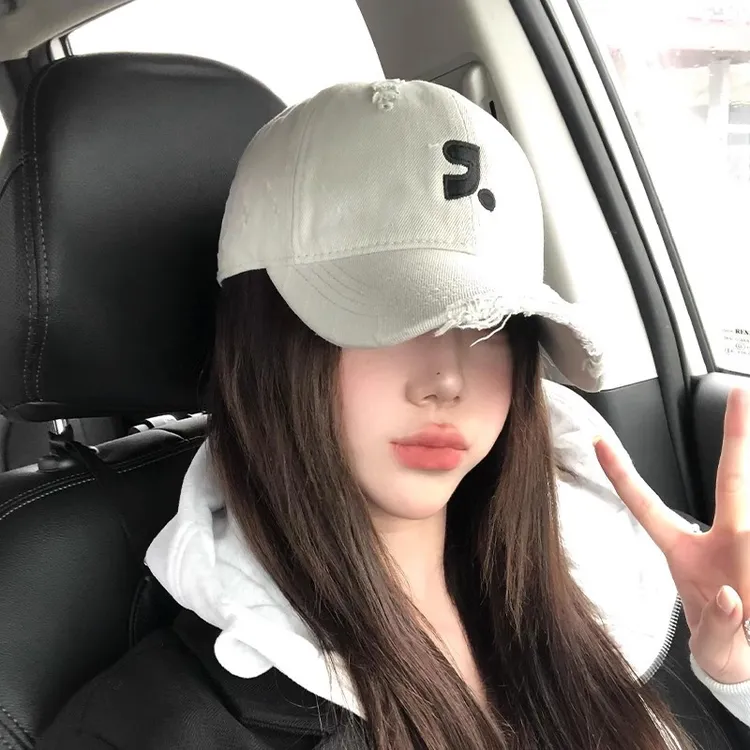 复古做旧破洞刺绣磨破棒球帽子女春夏大头围显脸小鸭舌帽百搭