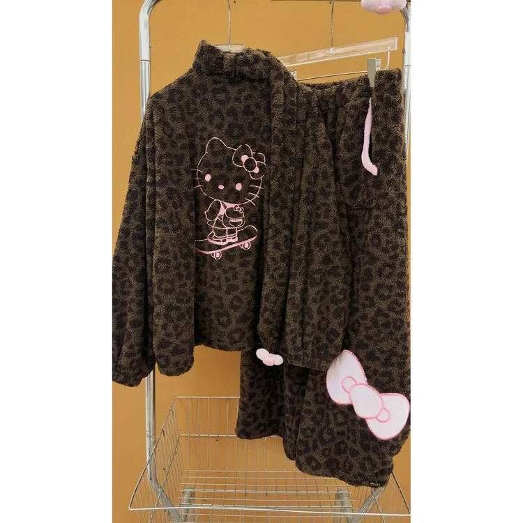 韩系立领豹纹Kitty珊瑚绒睡衣女秋冬款可爱卡通保暖ins家居服套装