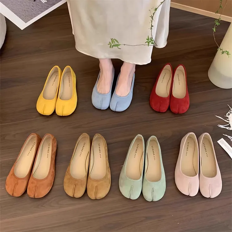 分趾猪蹄鞋春夏红色单鞋女平底新款复古温柔仙女风一脚蹬豆豆鞋子