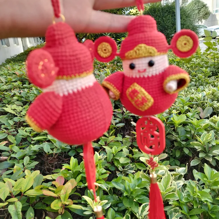 时尚钩织财神爷成品现货新年爆款财神爷，车挂，摆件