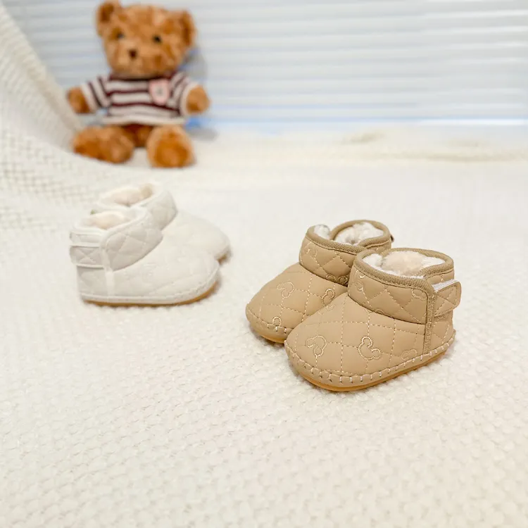 婴儿雪地靴冬季加绒保暖幼儿鞋子0-1岁软底学步鞋男女宝宝棉鞋冬