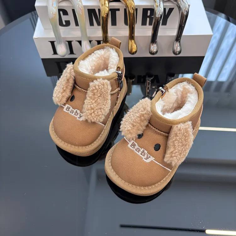 冬季新款宝宝鞋子1-3岁软底加厚保暖雪地靴婴儿小童中帮棉鞋卡通