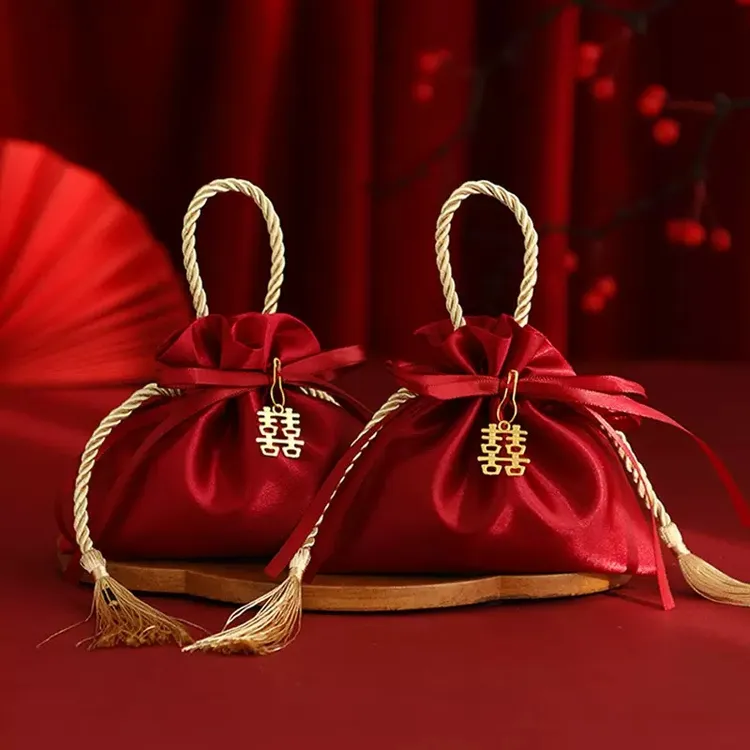 满红红2025结婚喜糖袋子手提糖果免折叠包装袋绸缎糖袋子喜糖盒子