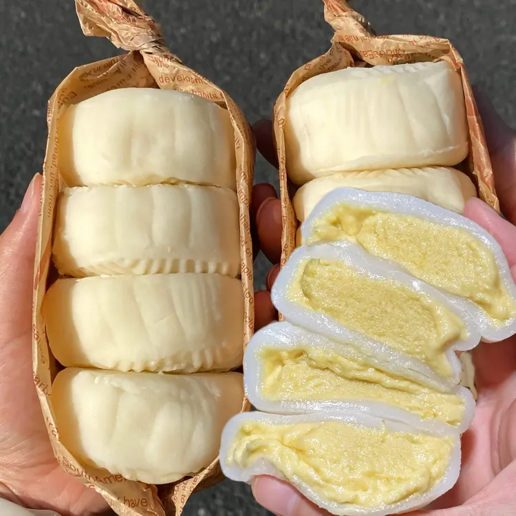 金秋月饼榴莲冰皮月饼榴莲爆浆糯叽叽手工月饼网红休闲解馋糕点心