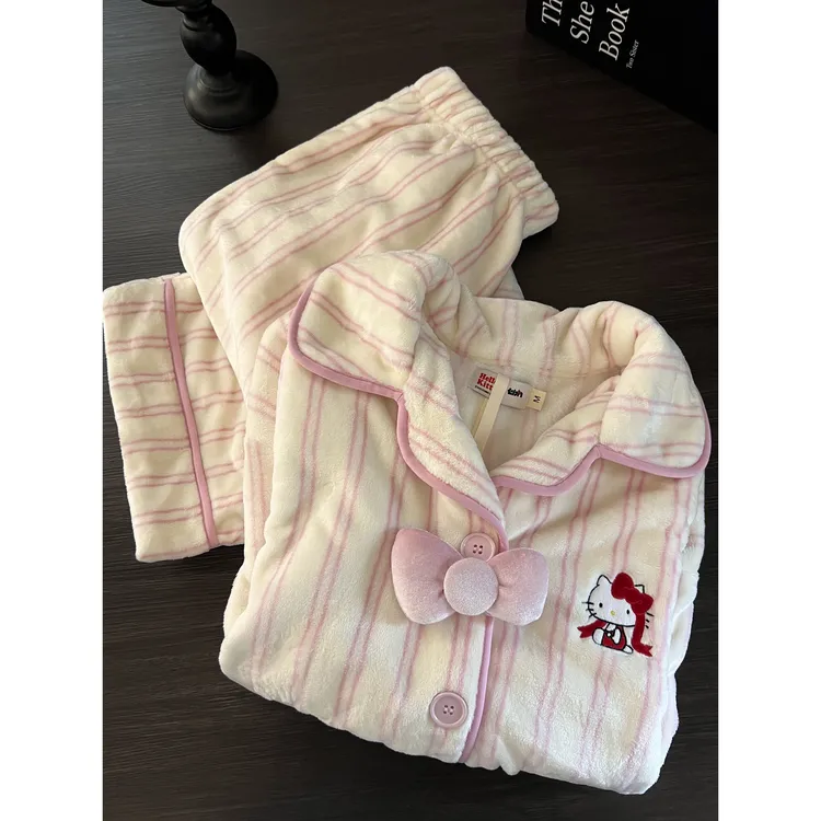 甜美简约条纹kitty蝴蝶结法兰绒睡衣女秋冬款新款保暖家居服套装