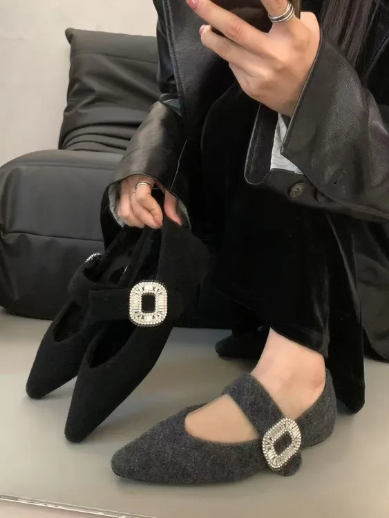 25-982毛毛鞋水钻毛呢单鞋秋冬新款一字带法式玛丽珍棉鞋女H5