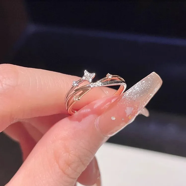 铜合金合成锆石戒指 闪锆星星戒指女时尚气质四芒星开口通勤指环