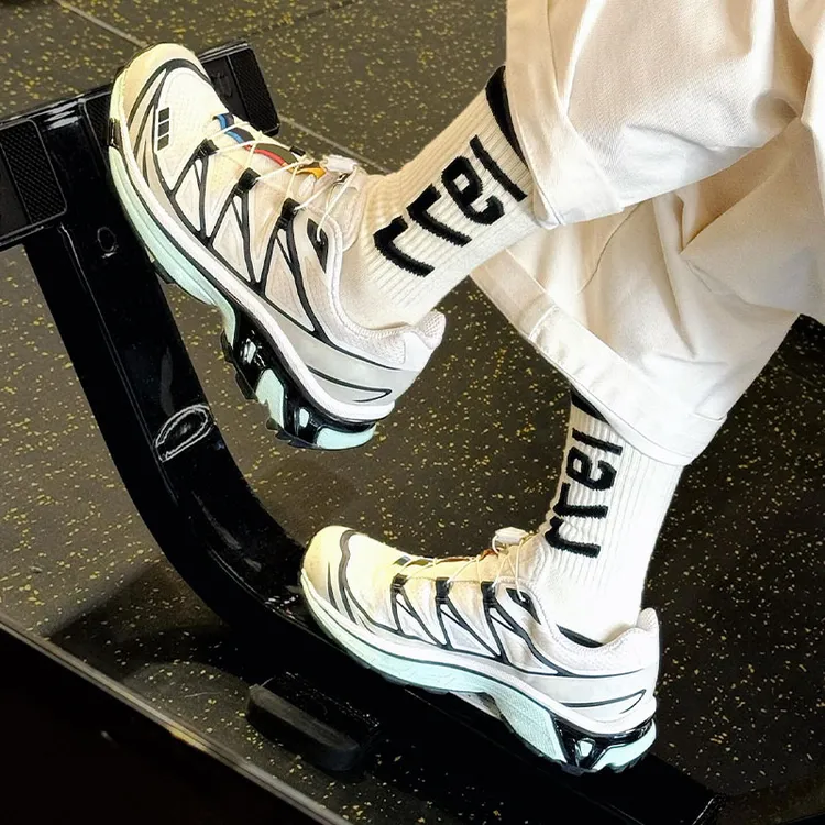 官方旗舰店正品XT-Quest登山鞋冬季爆款男女鞋户外徒步运动休闲鞋