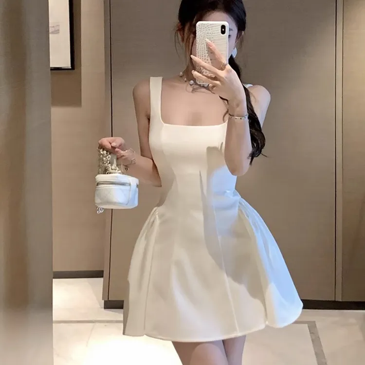 法式无袖方领吊带连衣裙女2025夏季新款小众设计收腰显瘦气质短裙