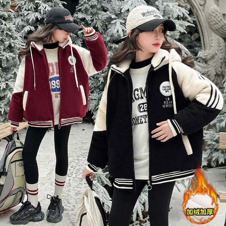 母女装  女童亲子同款25年冬季新品加毛加厚戴帽圆标毛毛衣拼色