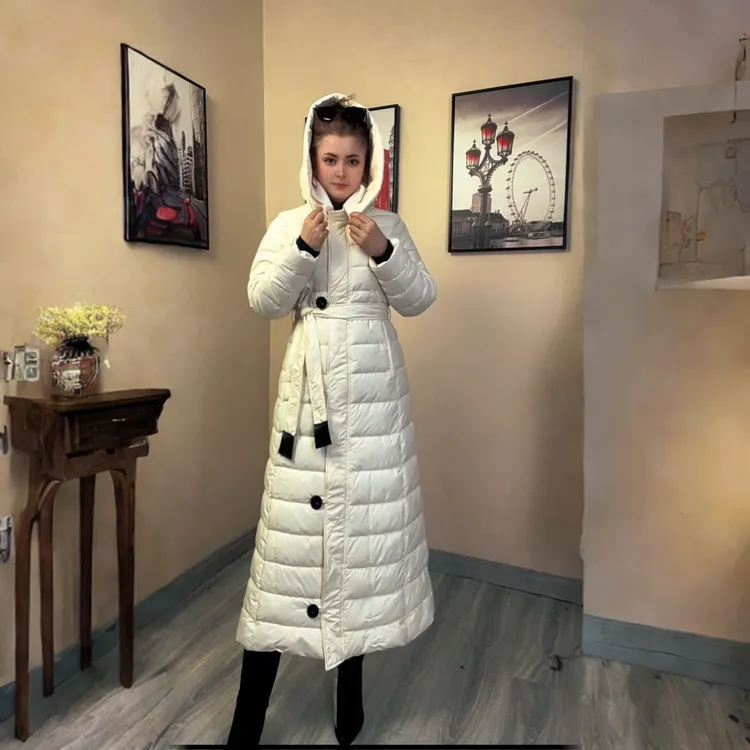 2025年女款冬季中长款新款时尚外套过膝韩版女士时尚白色外套