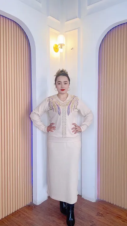 中长裙礼服烫钻长袖常规女装连衣裙百搭V领气质长款